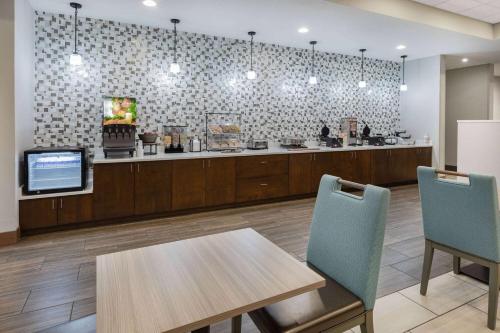 La Quinta Inn & Suites by Wyndham Jackson-Cape Girardeau