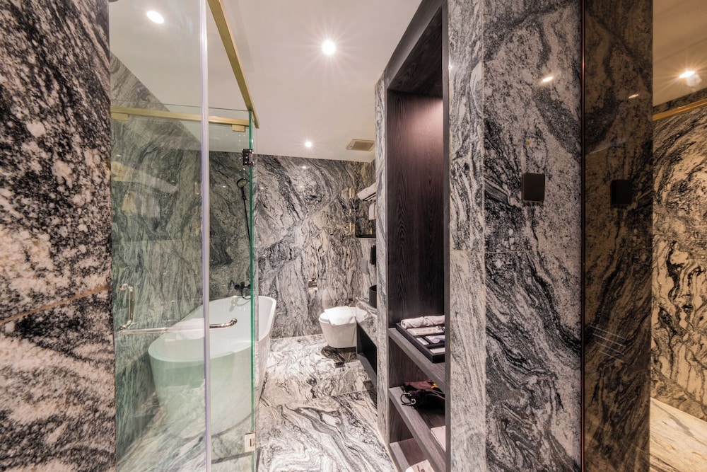 The All - Suite Pentacity Hotel Balikpapan