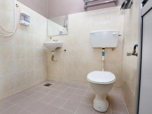 Destiny Riverside Hotel by OYO Rooms