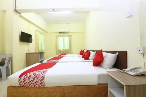 Harmoni Hotel by OYO Rooms