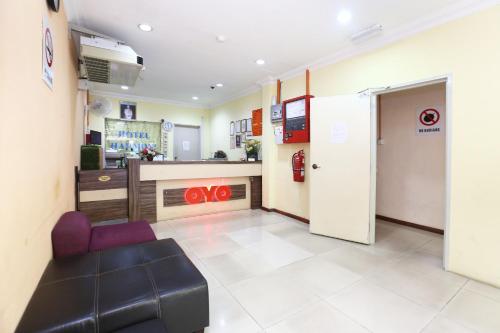 Harmoni Hotel by OYO Rooms