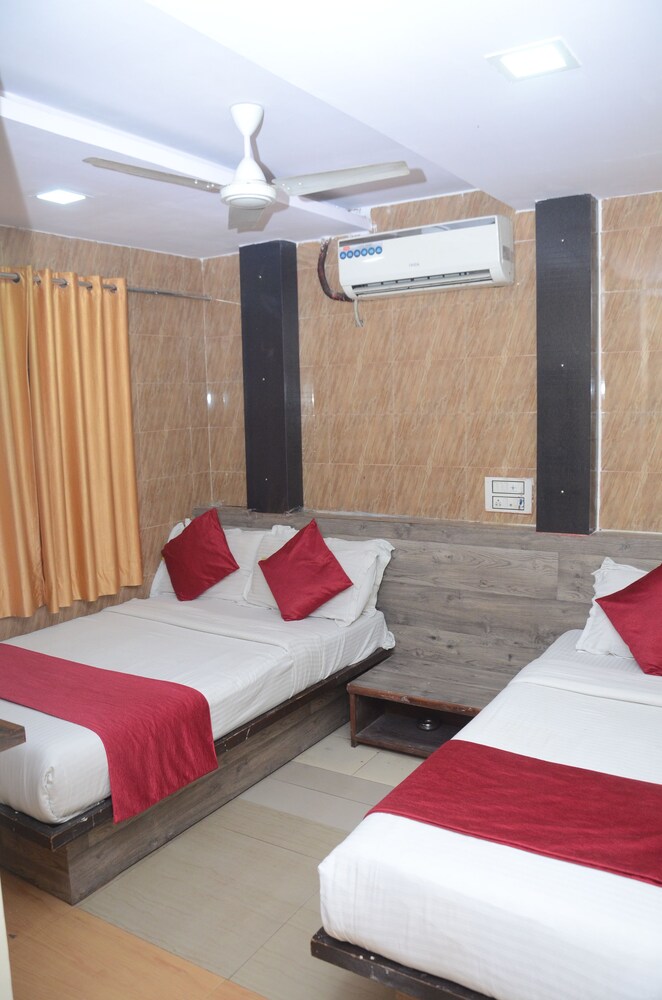 Hotel Sai Leela Residency