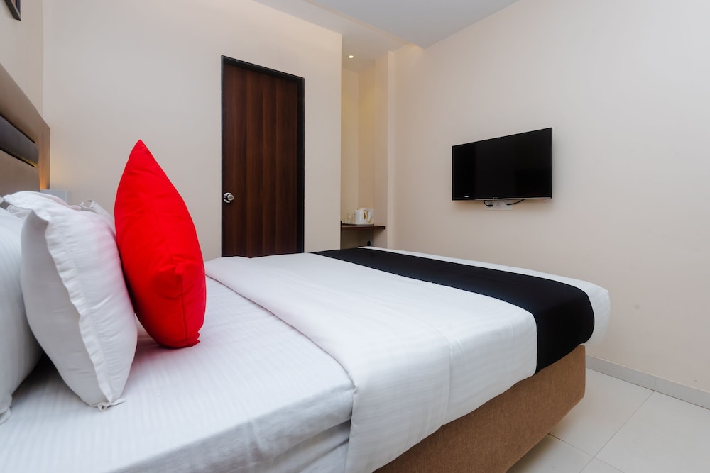 FabHotel Regal International Mumbai International