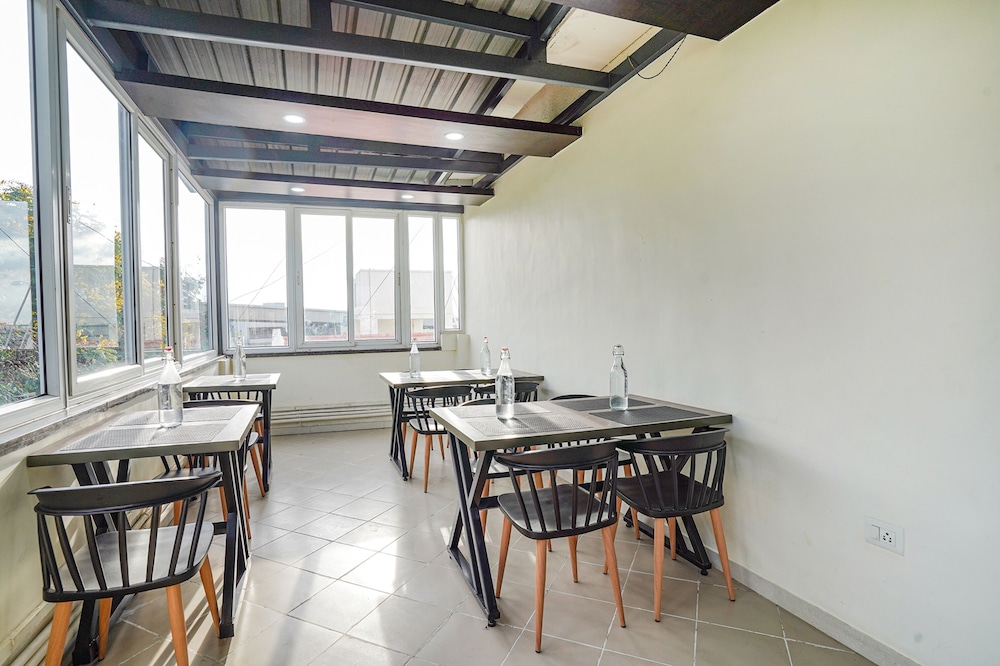 Fabhotel Sky View Palace