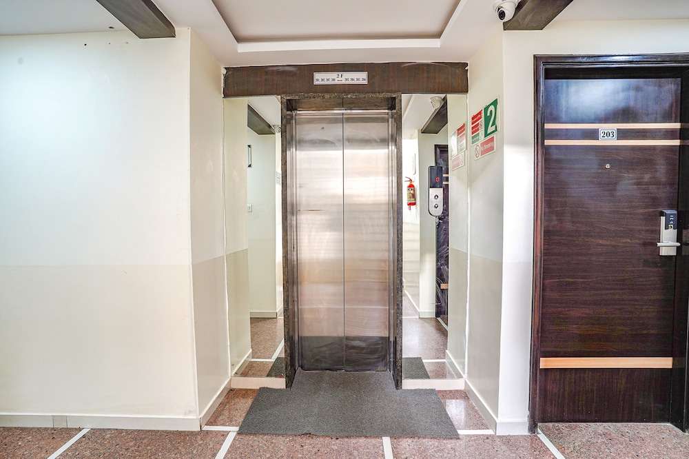 Fabhotel Sky View Palace