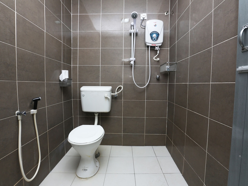 Kb 7 Days Hotel By OYO Rooms