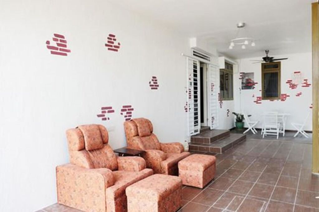 OYO 90260 Natol Homestay London