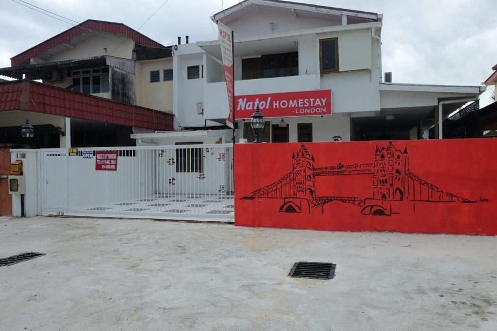 OYO 90260 Natol Homestay London