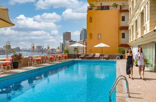 Carlton Tower Hotel Dubai