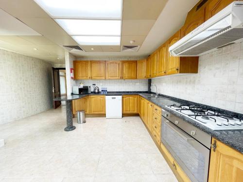 Swissôtel Al Murooj Dubai