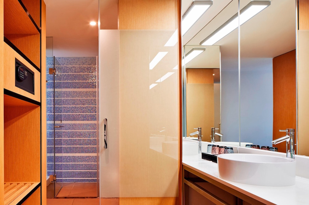 Aloft Dongguan Dynamic Town