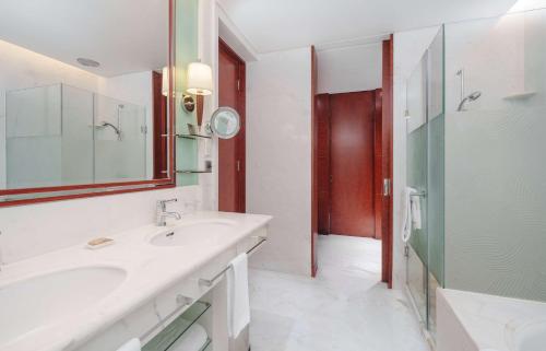 Pudong Shangri-La East Shanghai