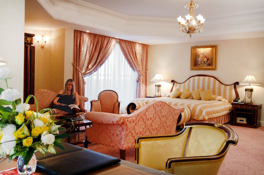 Millennium Plaza Downtown Hotel