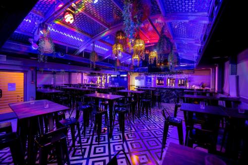 Howard Johnson Plaza by Wyndham Dubai Deira