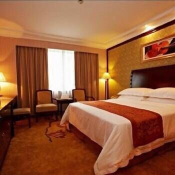 Vienna Classic SH Jinshanwei Railway Station