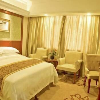 Vienna Classic SH Jinshanwei Railway Station