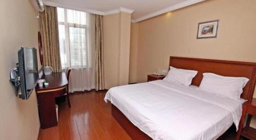 GreenTree Inn Shanghai Hongqiao Airport Huqingping Highway Shell Hotel