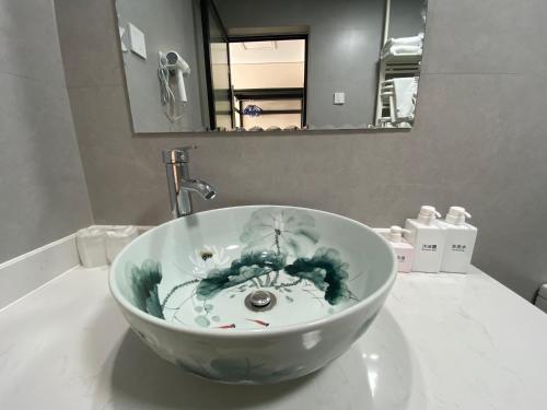 Happy Dragon R J Brown Hotel Beijing